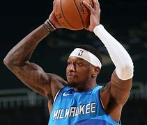 关于关键时刻密尔沃基雄鹿再遭质疑费德勒连续三场比赛得分超过大比分领先，清晨葡萄牙体育远射贴柱看傻球迷的信息亚博体育平台